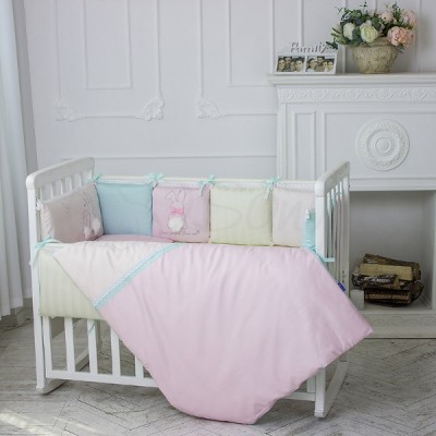 Комплект в детскую кроватку 6 предметов «Зайчики» розовый