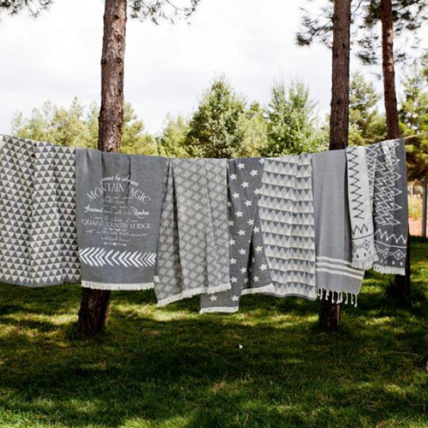 Плед-накидка «Mountain Magic Throw black&white» Barine
